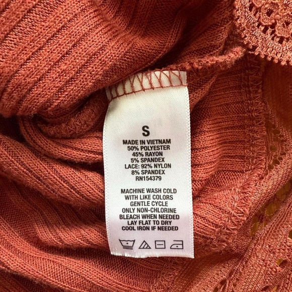 Crop Top Bundle - XS-Sm - Picture 7 of 7